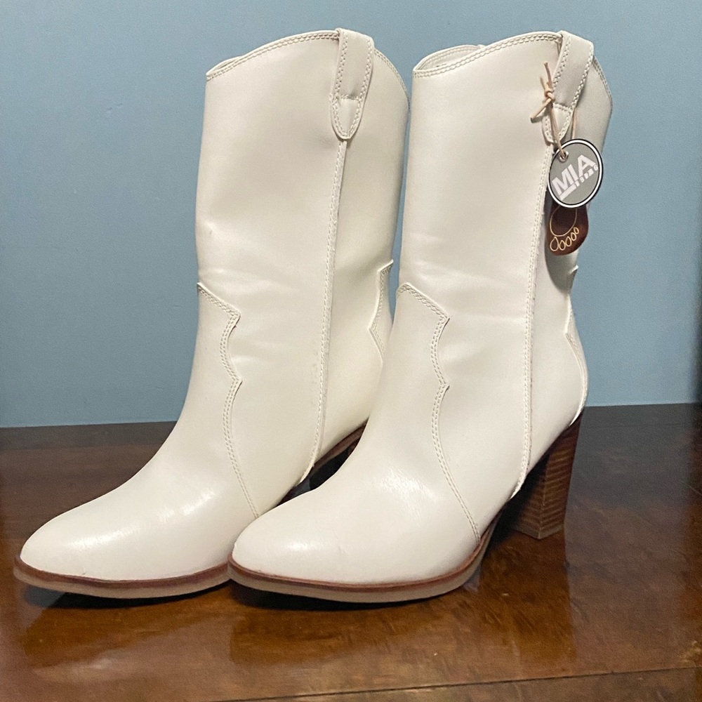 MIA Raylyn Western Boot - Ivory, Size 9